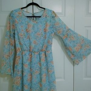 Light Blue Floral flowy long-sleeve Dress
